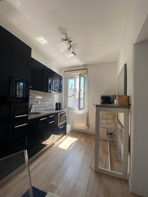 Studio Avec Terrasse A Довиль Экстерьер фото