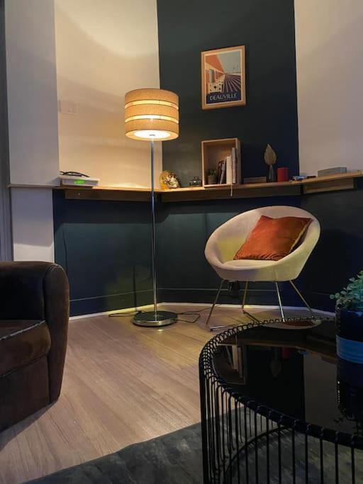 Studio Avec Terrasse A Довиль Экстерьер фото